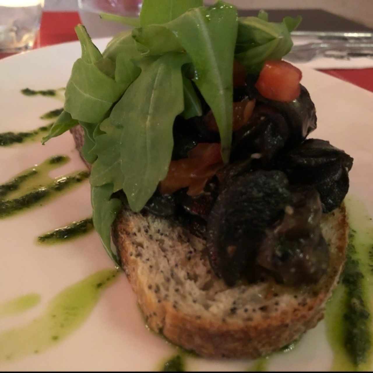 Tartine d'escargots á l'ail