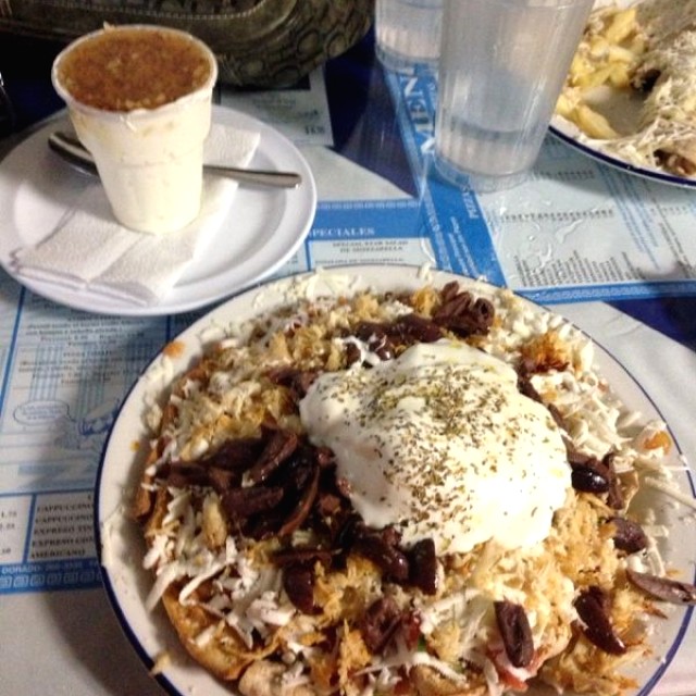 Ladopsomo y yogurt con nueces y miel