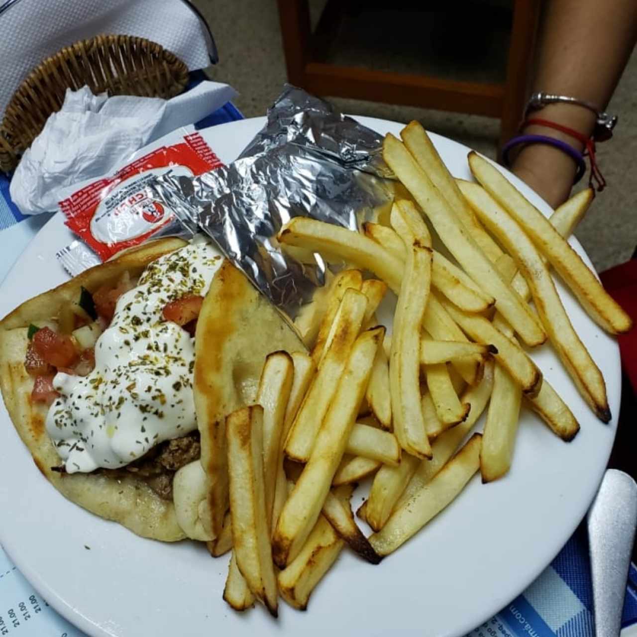 gyro con papitas