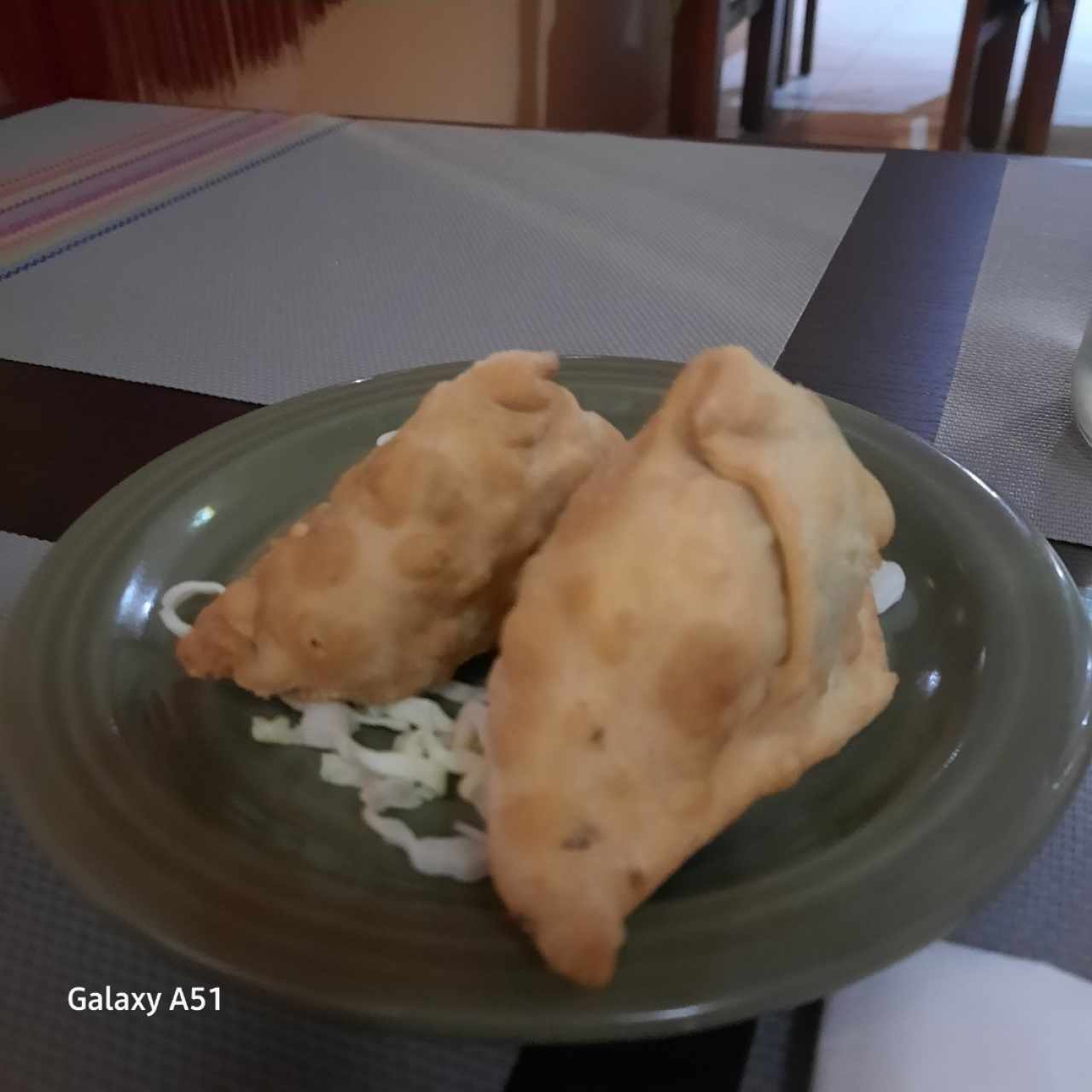 Aperitivos / Appetizers - Gosht Samosas