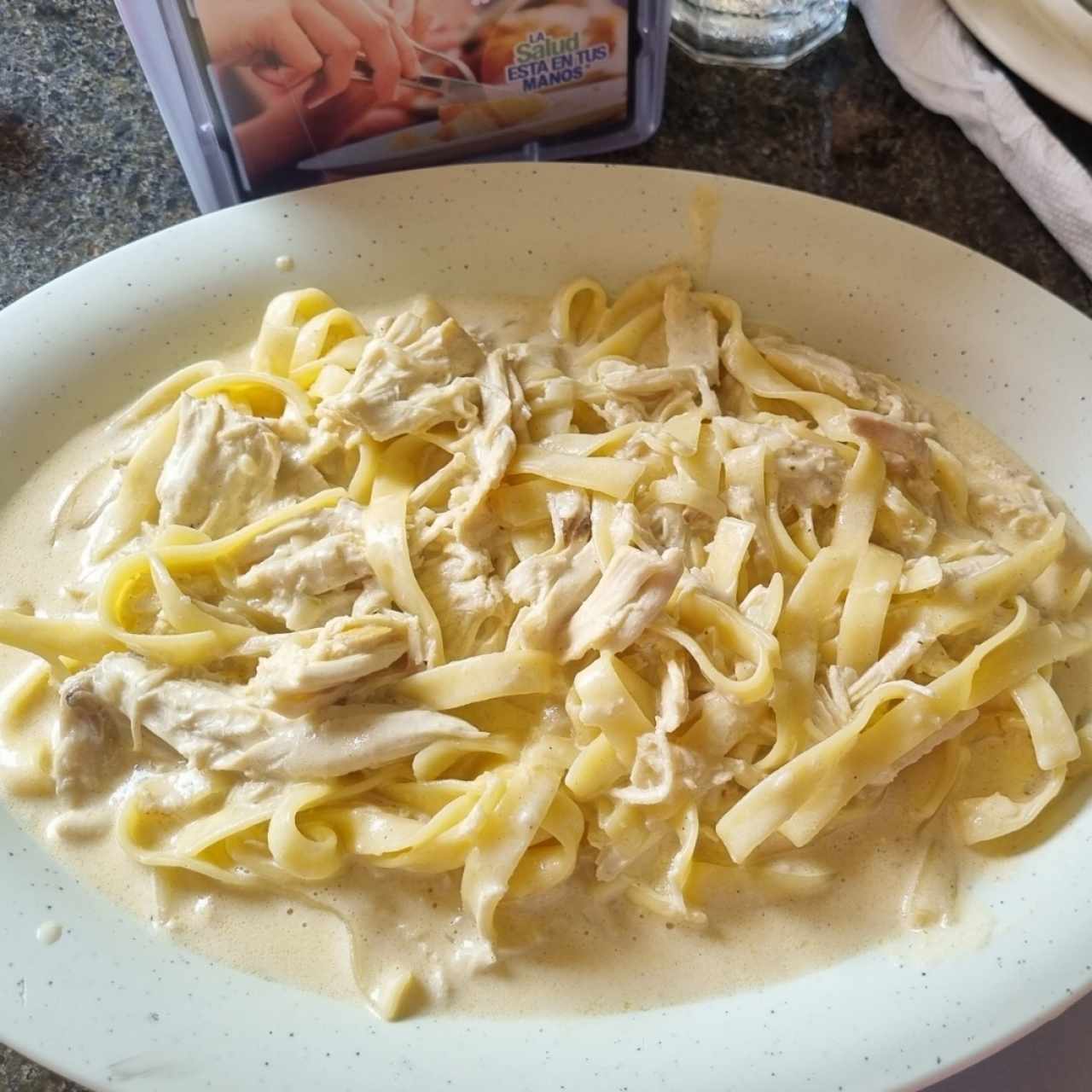 Pastas - Fetuccini con Pollo