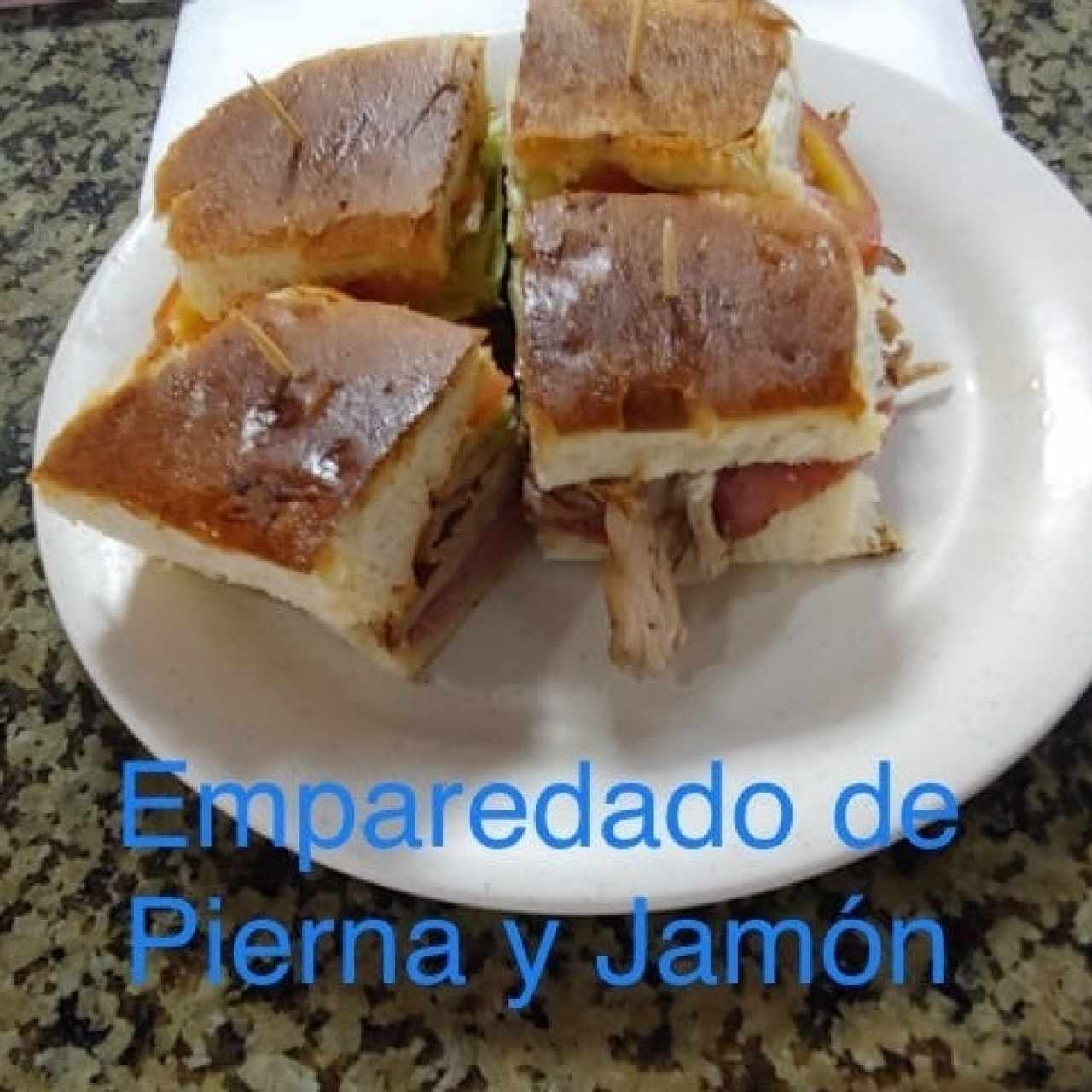 Emparedado de Pierna y Jamón 