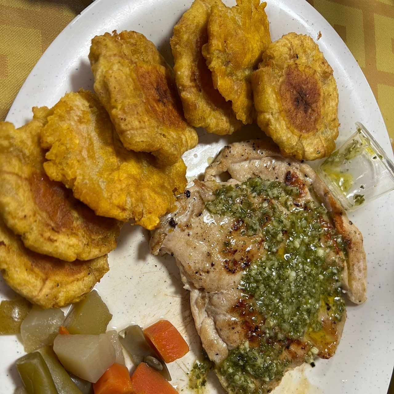 Pechuga de pollo a la plancha y salsa chimichurri