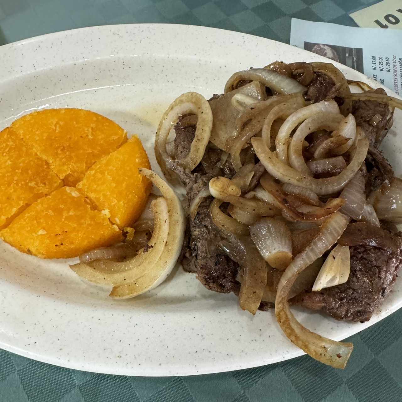 Desayunos - Bistec Encebollado