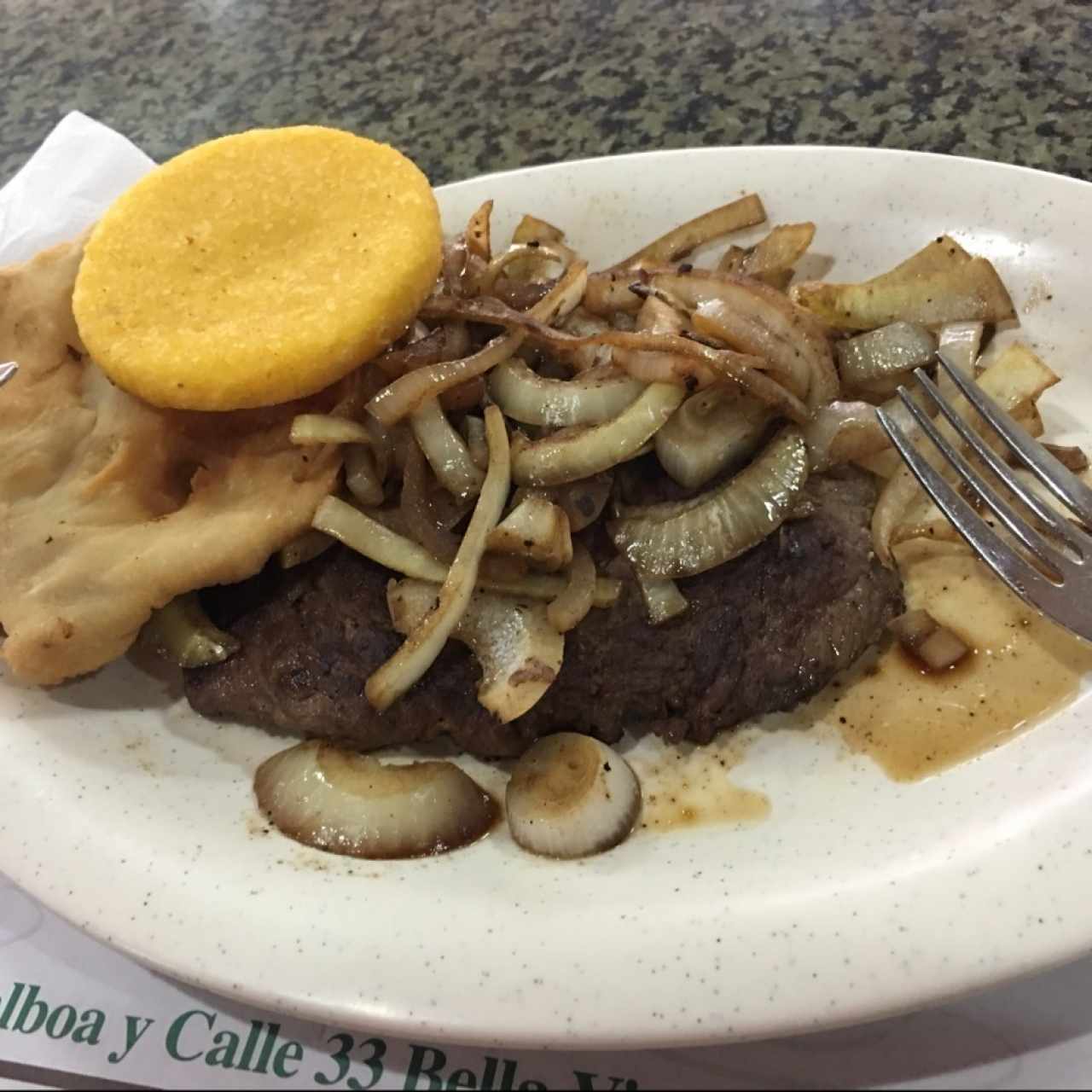 Bistec de Carne, hojaldre y tortilla 