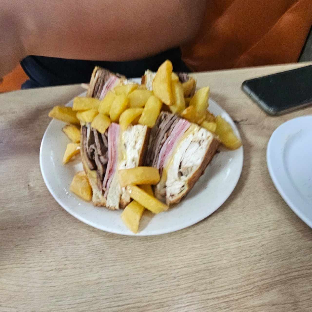 EMPAREDADOS - Club Sandwich