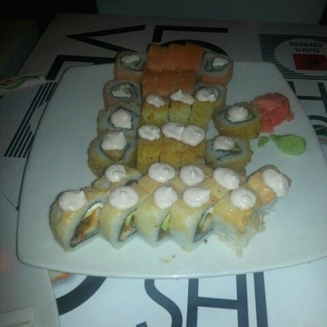 Bandeja de 3 clases de sushi