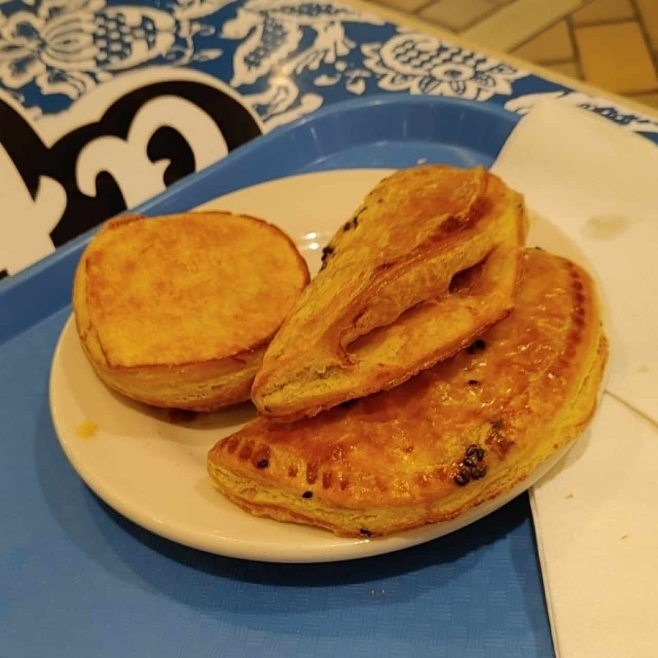 empanadas de carne y pastelito