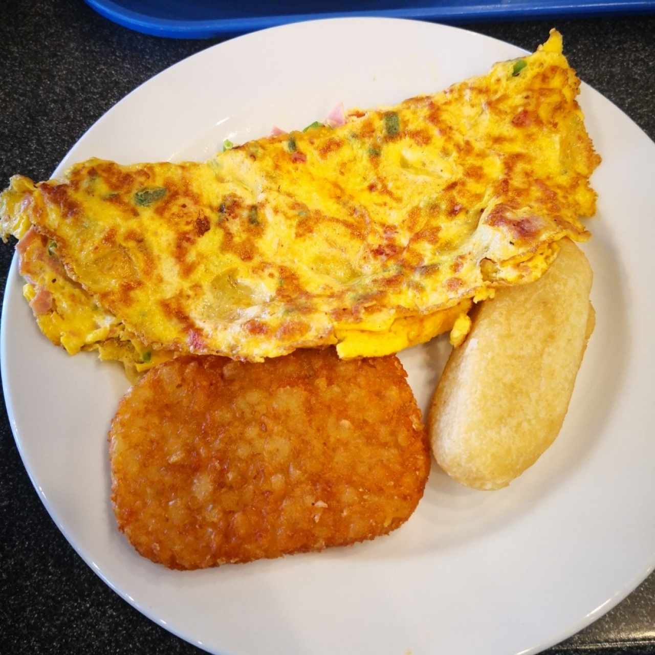 omelet con tortilla de yuca y carimañola