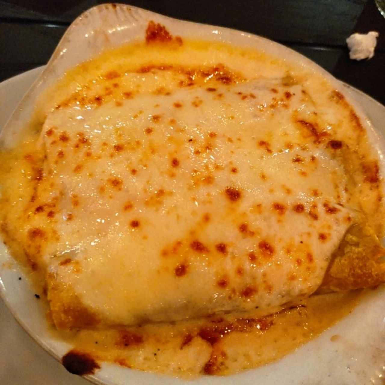 Cannelloni de pollo gratinado