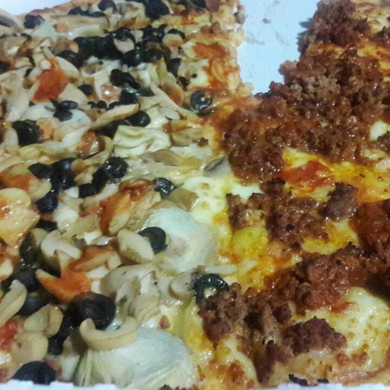 Pizza Primavera y de carne