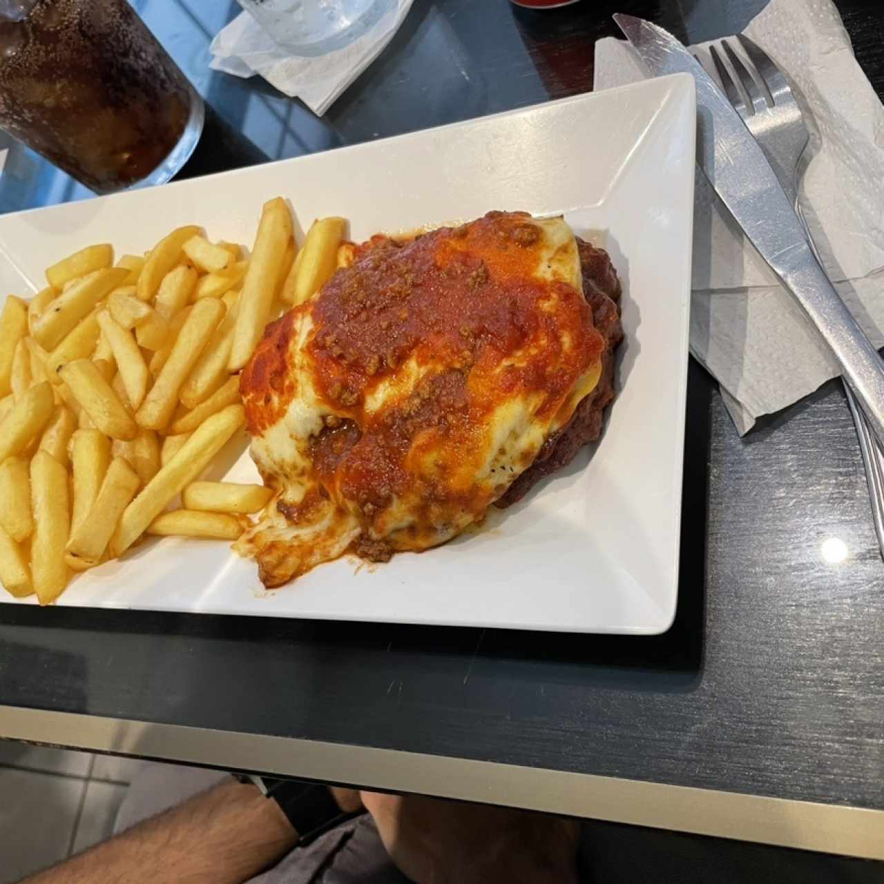 Filete de Pollo a la Parmigiana con papas