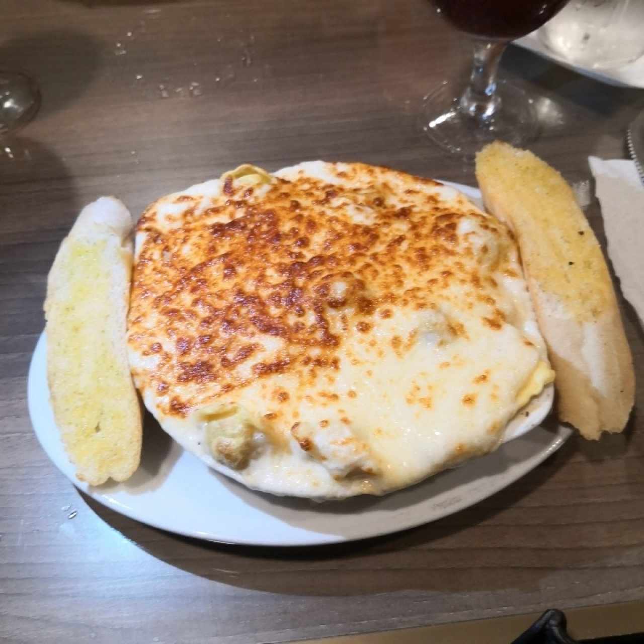 Mixto de pastas gratinada. 