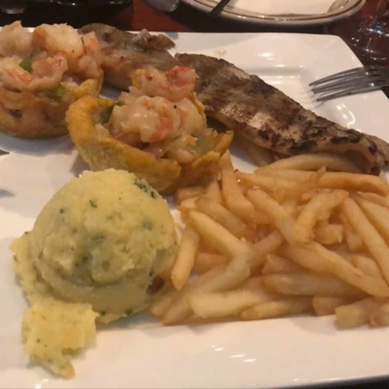 mixto de corvina con camaron