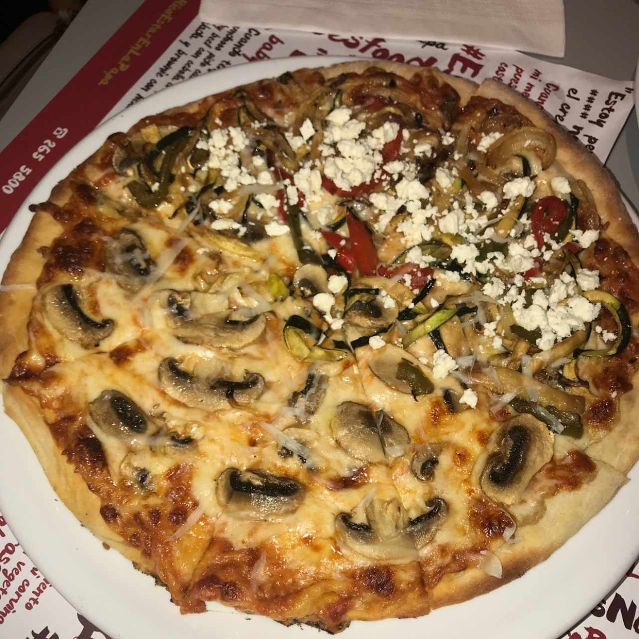 PIZZA ARTESANAL - Funghi y mitad Del huerto 