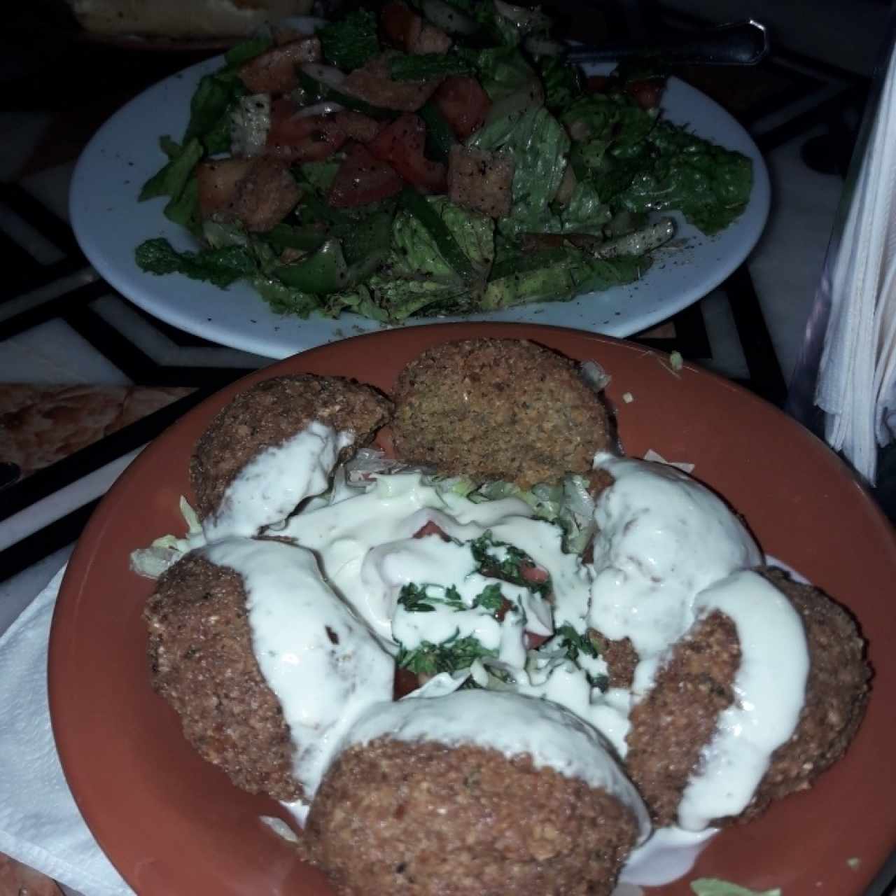 falafel y ensalada fatush