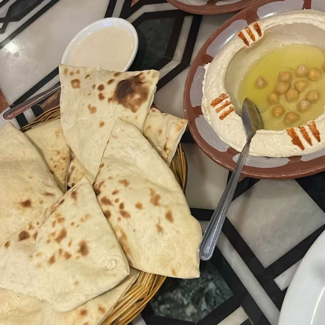 Entradas Libanesas - Hummus