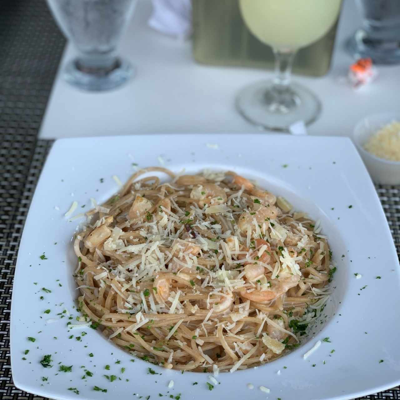 pasta alfredo con camarones