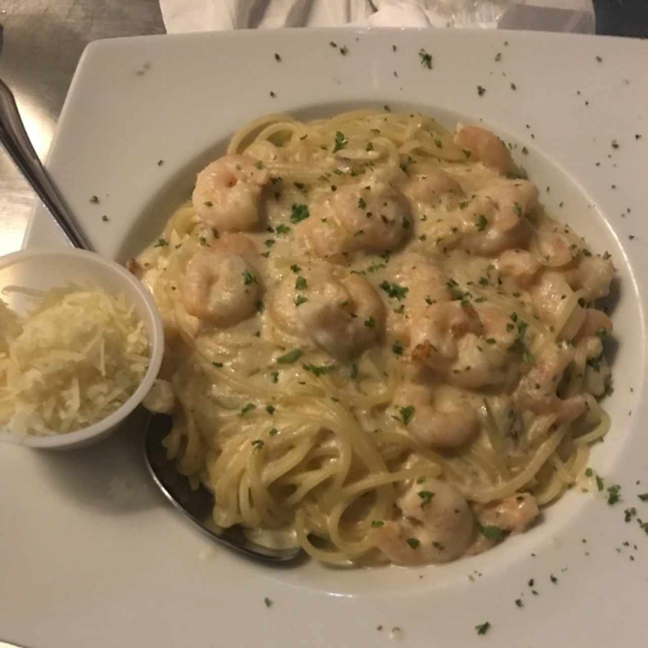 pasta alfredo con camarones