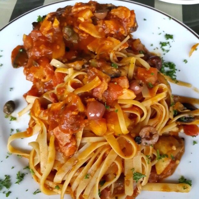 Pollo a la cacciatore