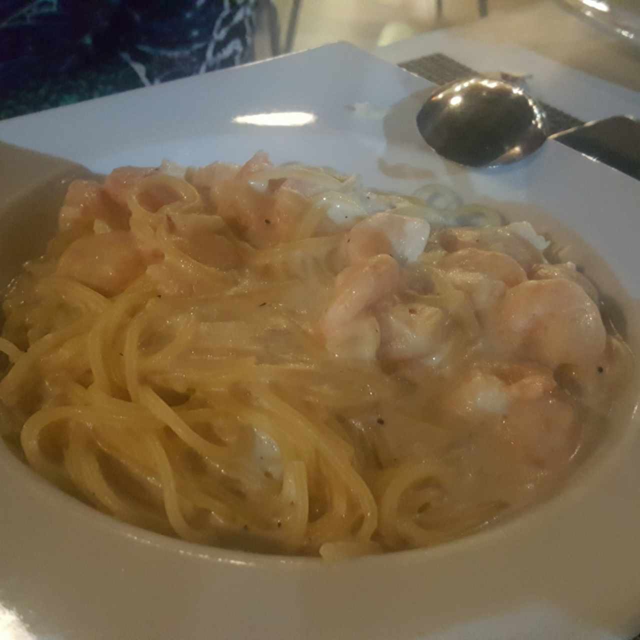 Spaguetti Alfredo con Camarones