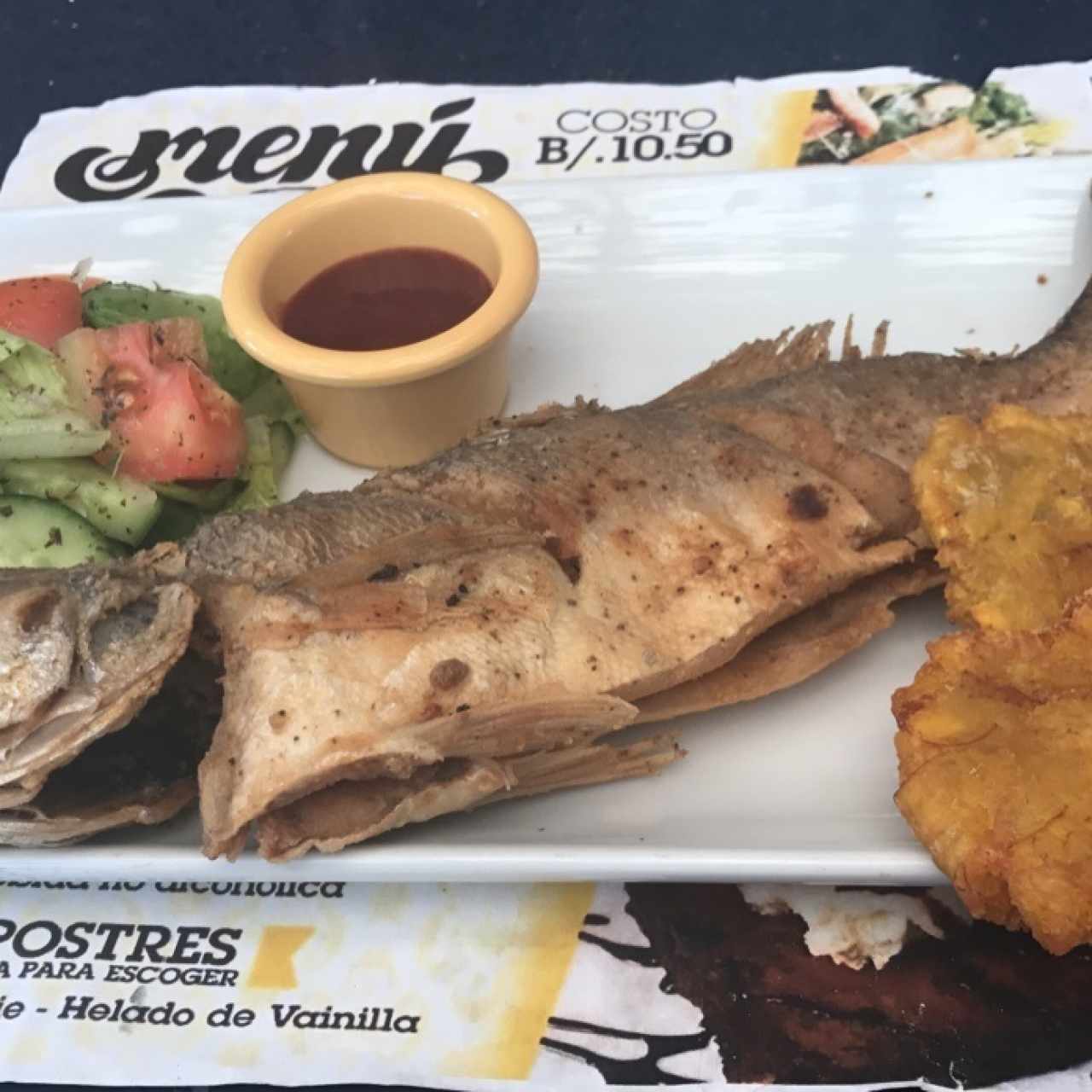 Menú ejecutivo del Viernes, pescado frito con patacones 