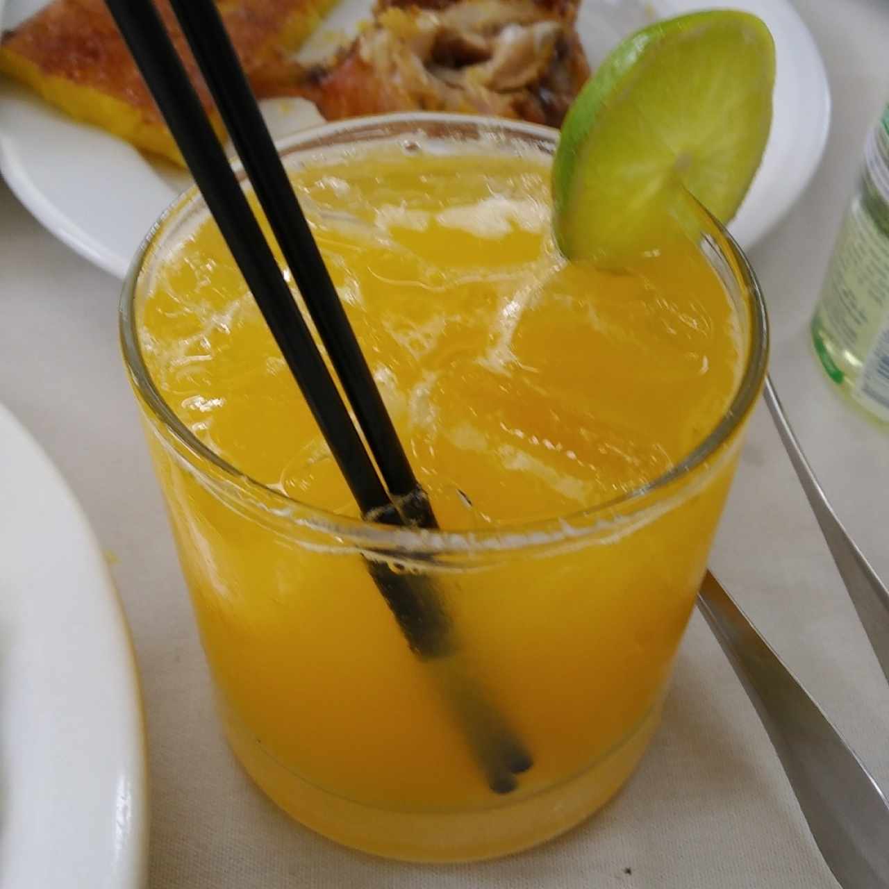 Caipirinha de maracuyá.