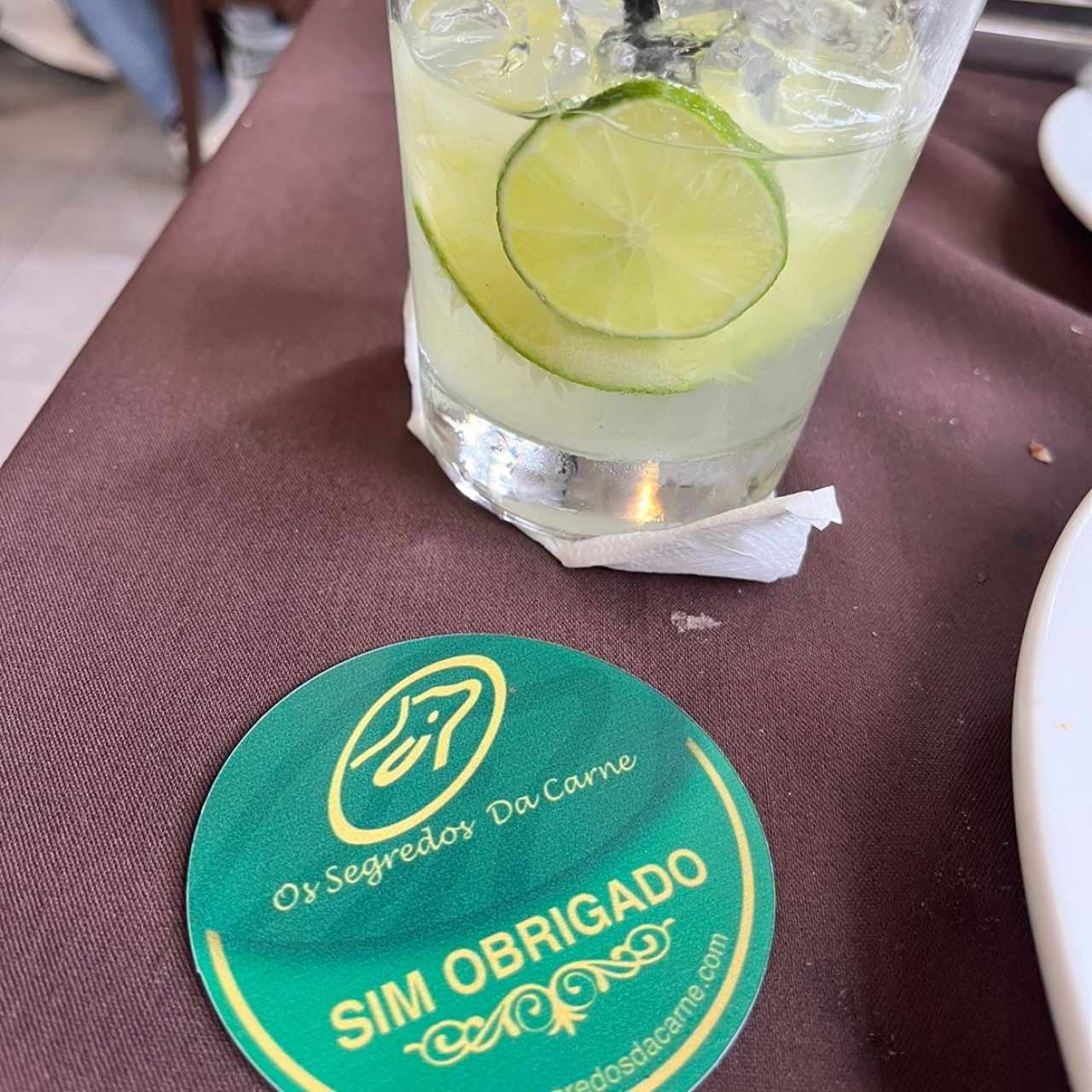 Las mejores caipirinhas, variedad de cortes de carne y amolia seleccion de salad bar…. Súper recomendado!