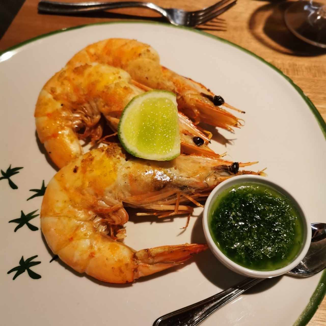 Plato del día.  Langostinos con salsa Chimichurri