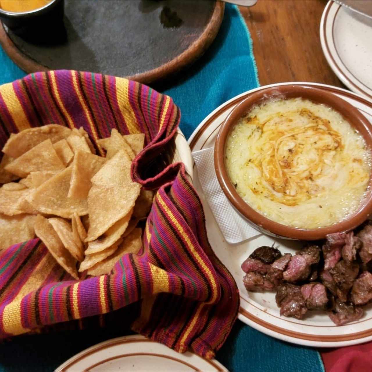 queso fundido con entraña