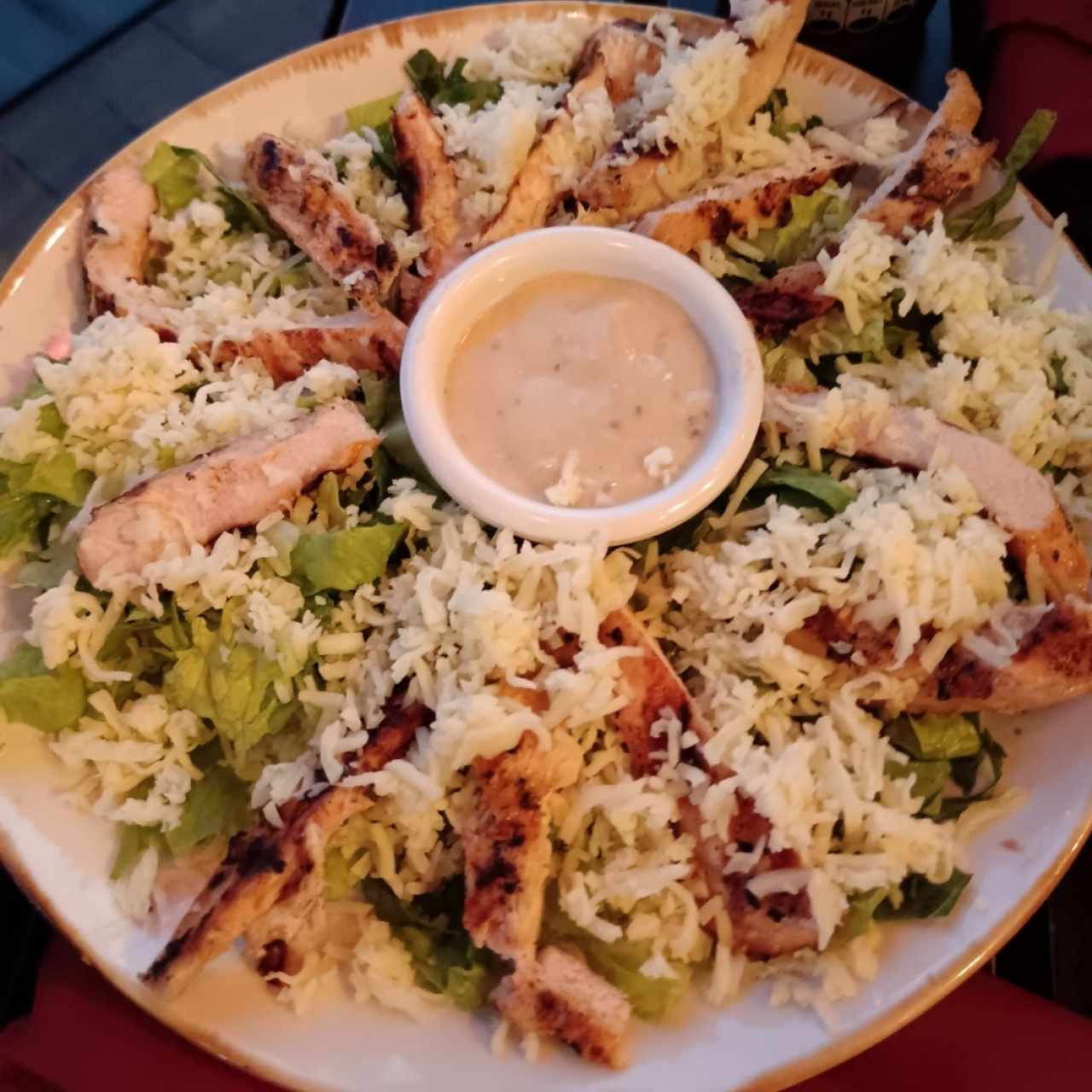 ENSALADA CESAR CON POLLO