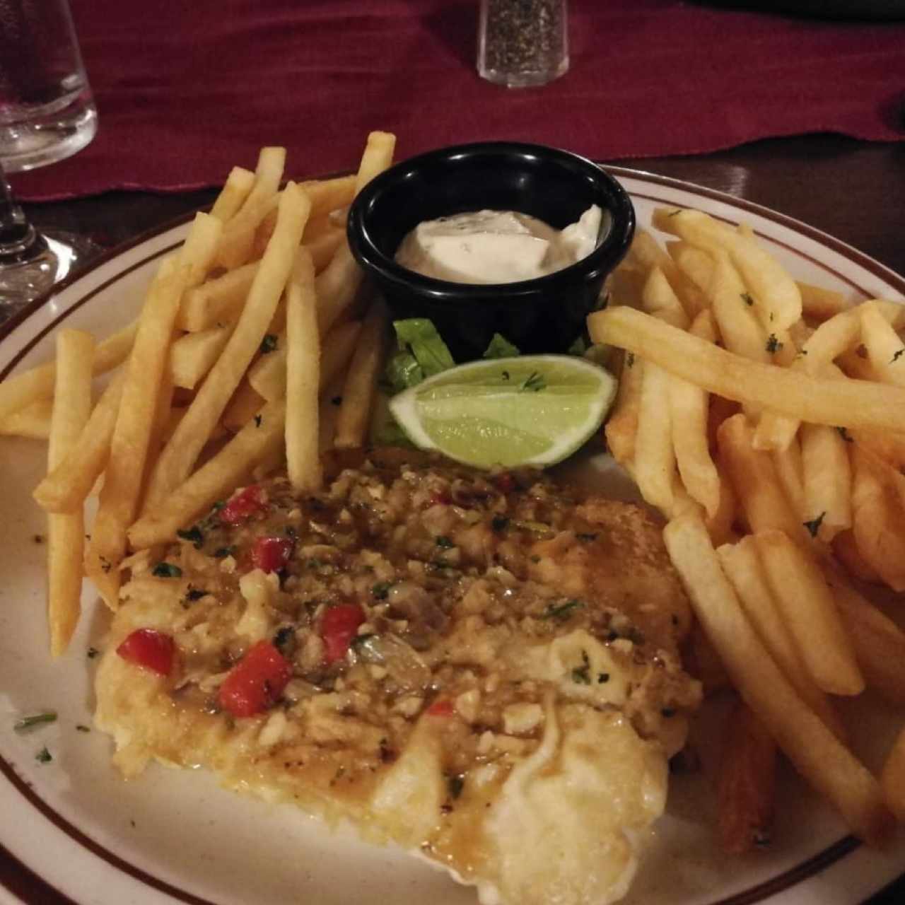 Corvina con Papas Fritas