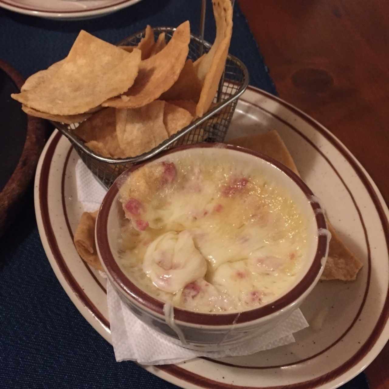 Queso Fundido con Chorizo