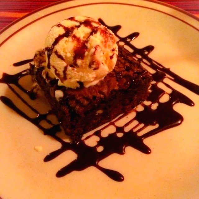 Brownie con helado