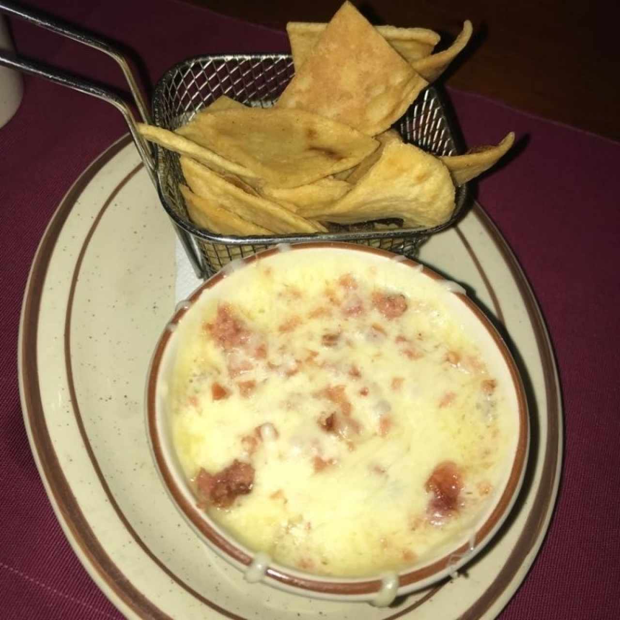 Queso Fundido con Chorizo