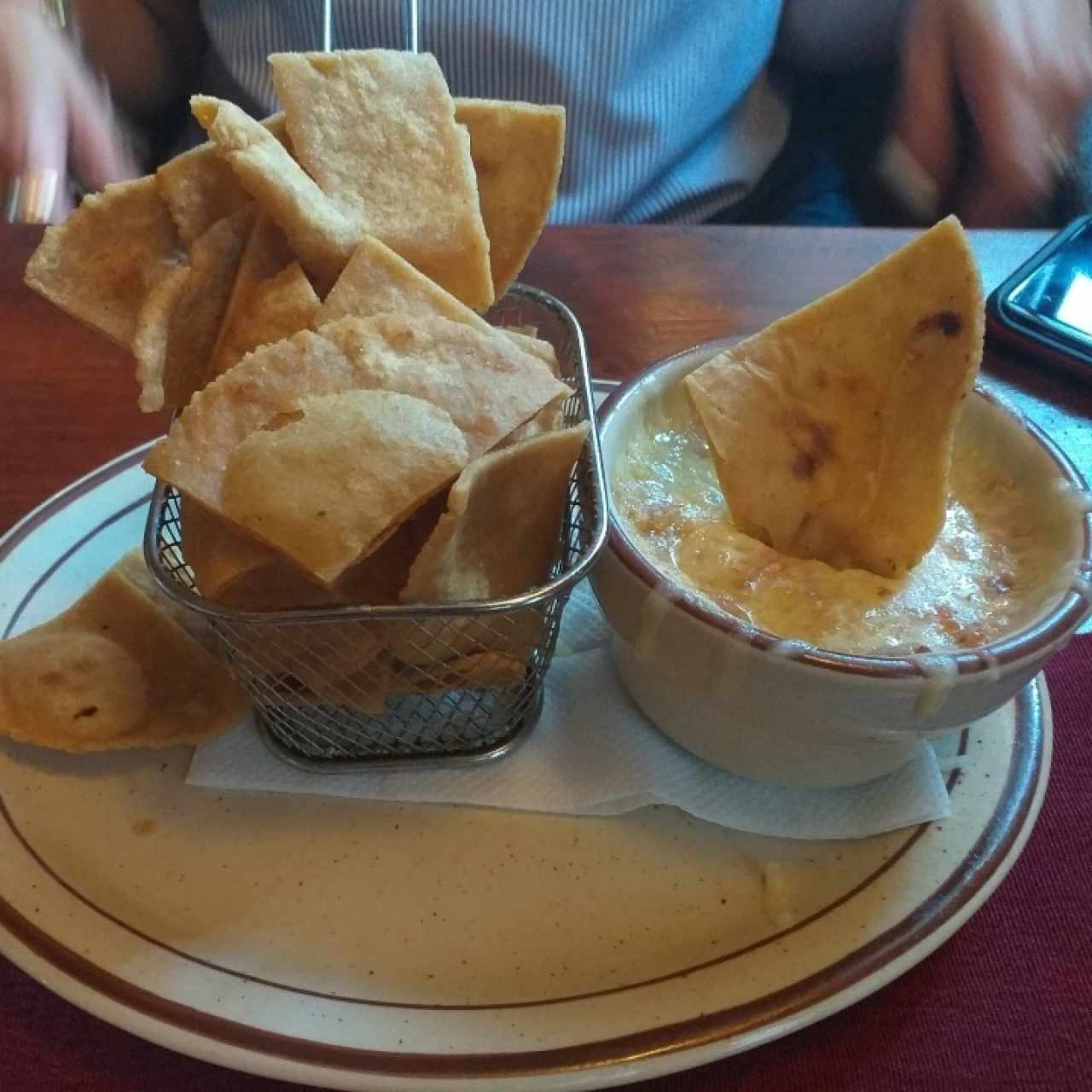 Queso Fundido con Chorizo