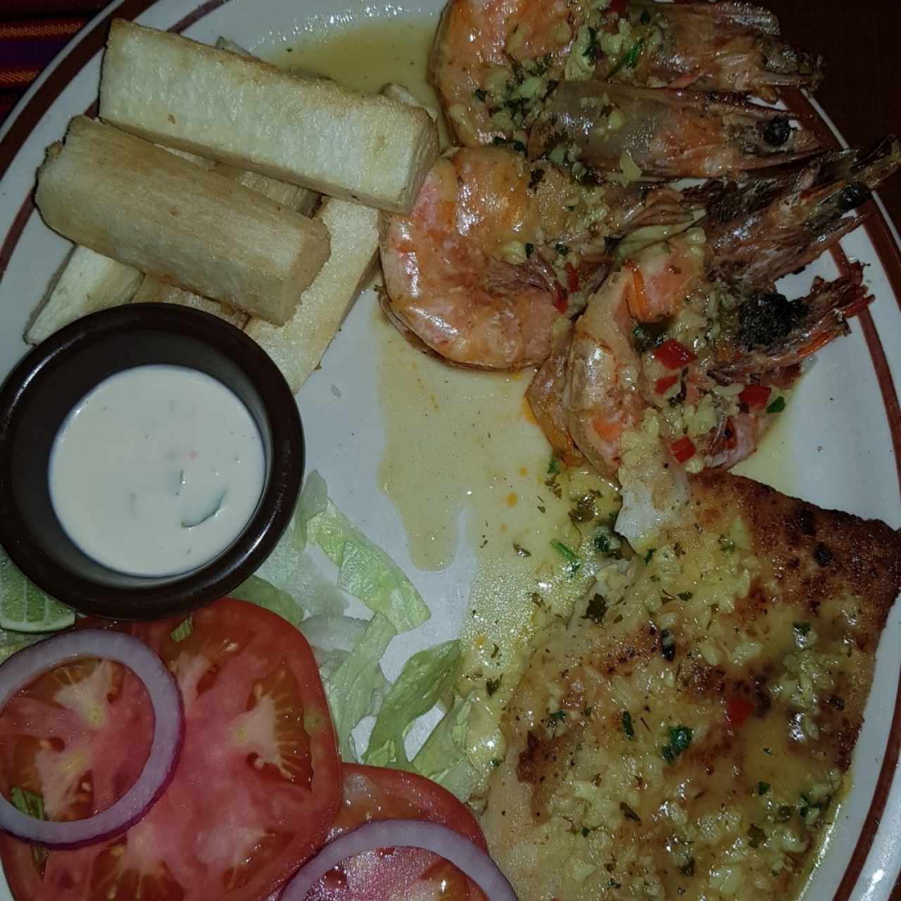 Platos Mixtos - Corvina y Camarones