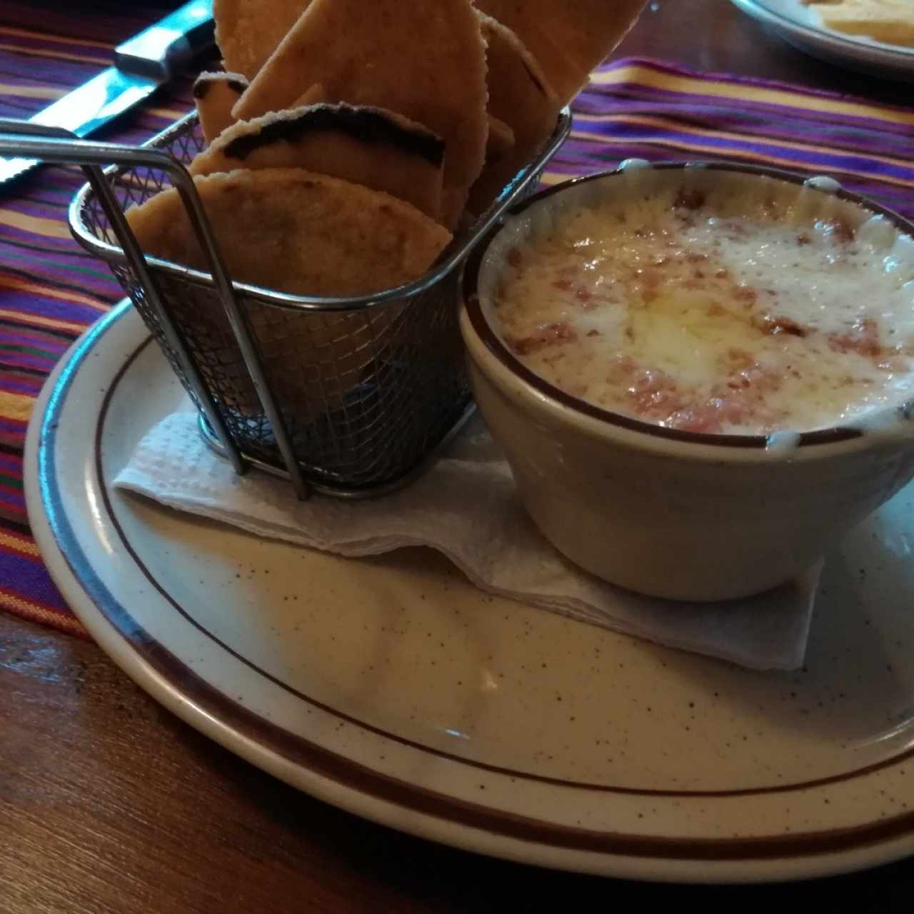 Queso Fundido con Chorizo