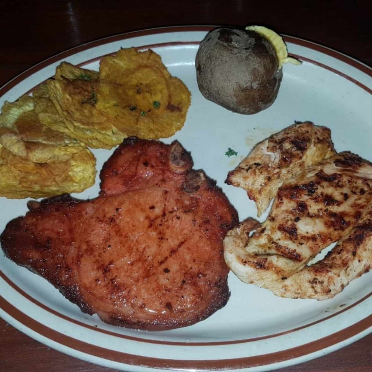 Platos Mixtos - Pollo y Chuletas