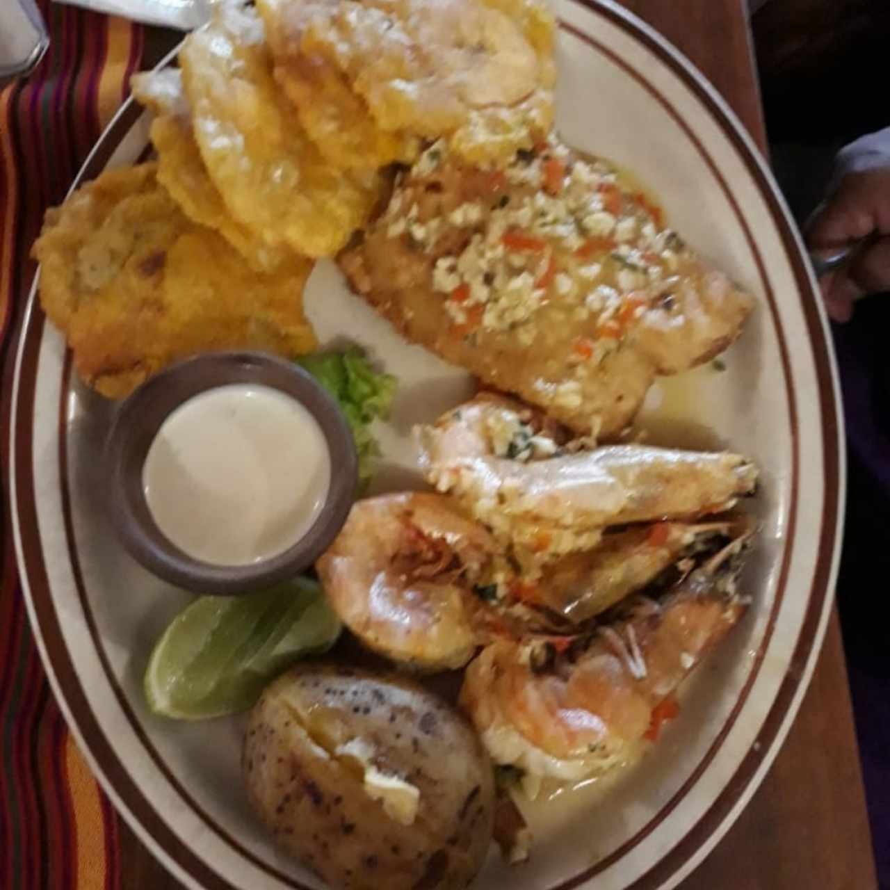 Platos Mixtos - Corvina y Camarones