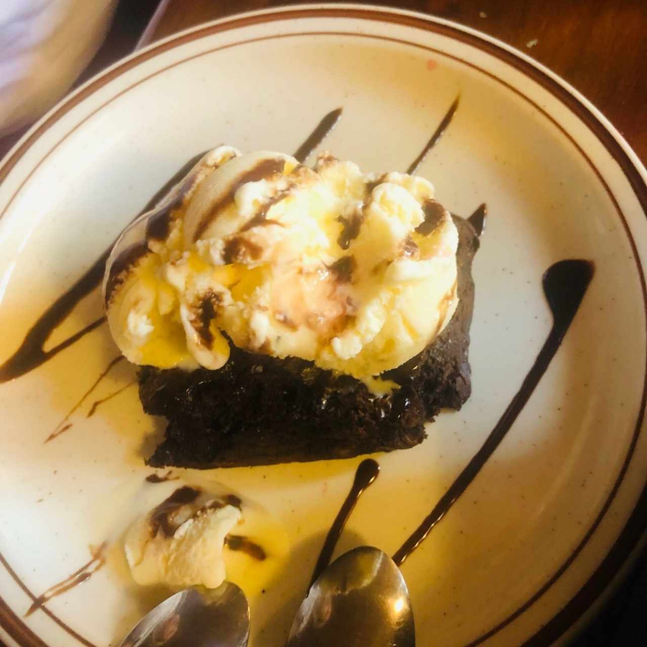 Postres - Brownie con Helado