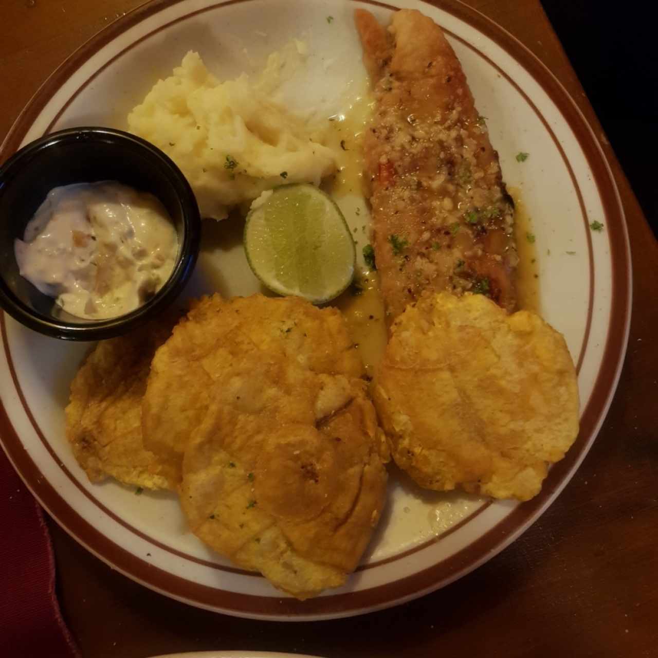 Mariscos - Corvina al ajillo