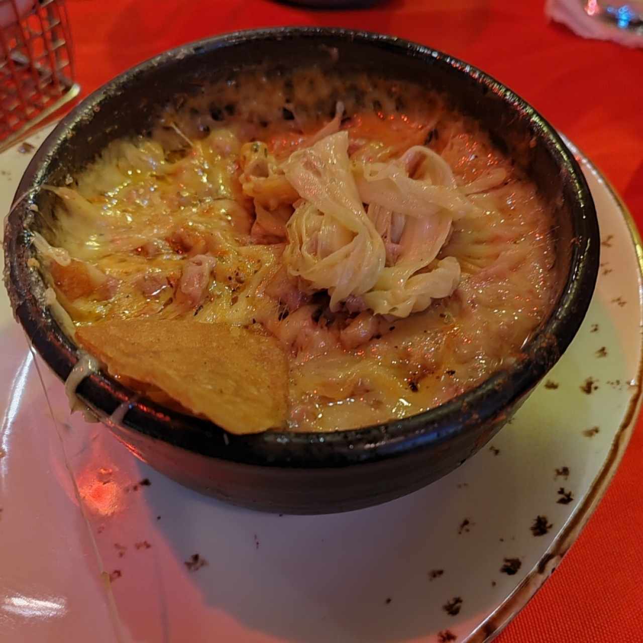 Queso fundido con chorizo 