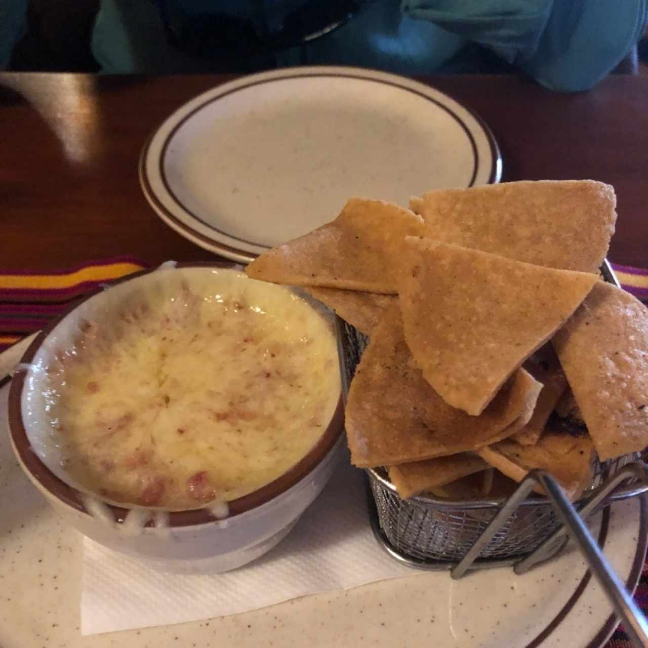 Queso Fundido con Chorizo