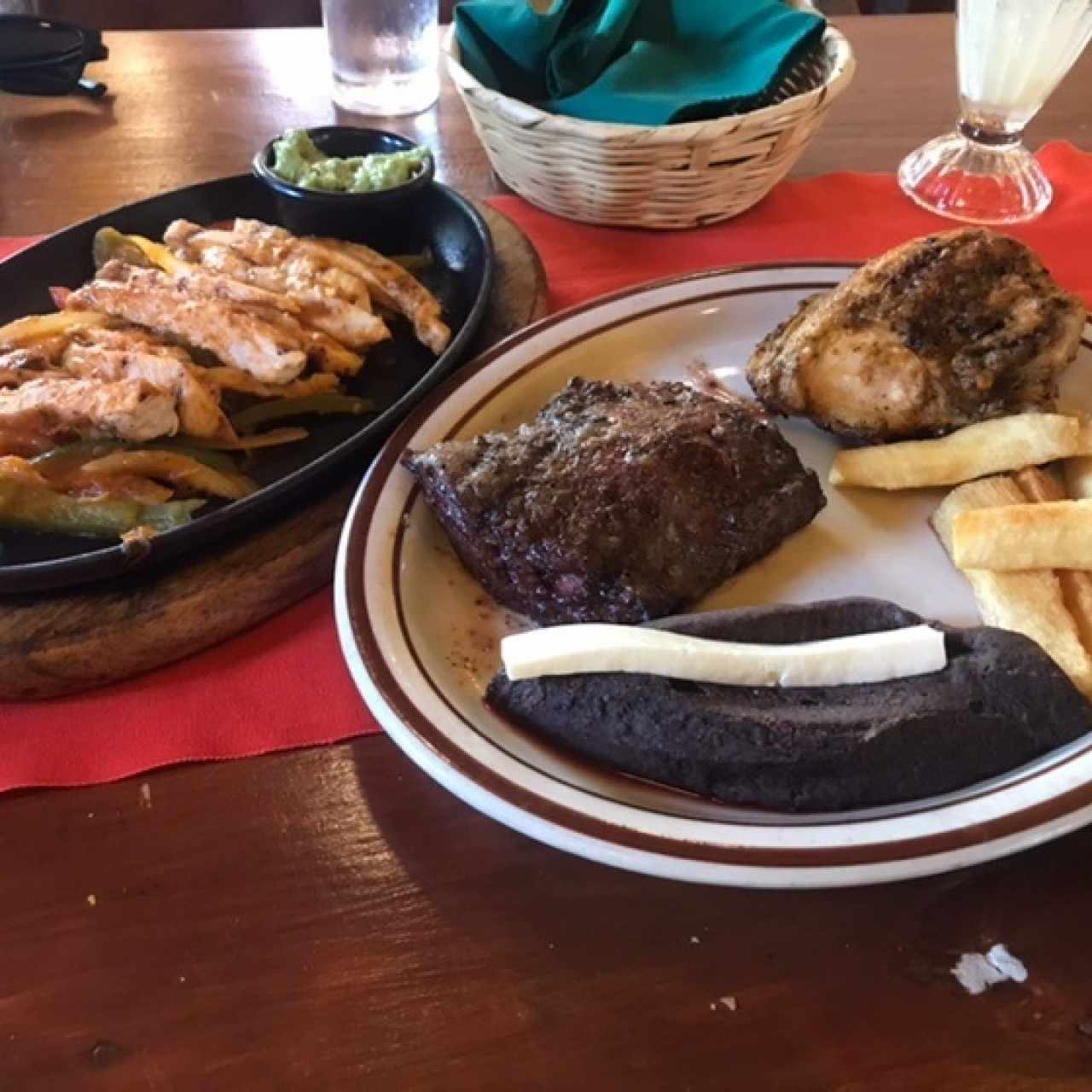 Platos Mixtos - Entraña y Pollo