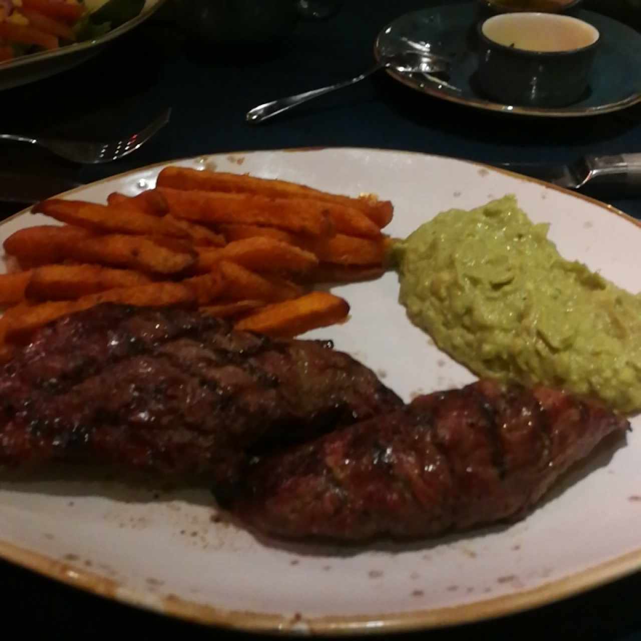 Filete camote y guacamole 