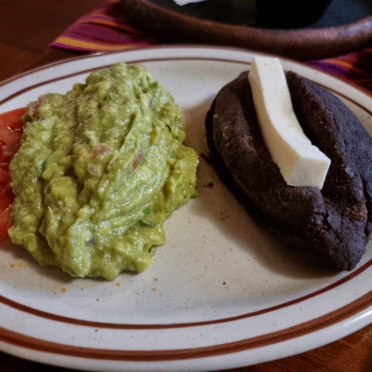 guacamole y frijoles negros