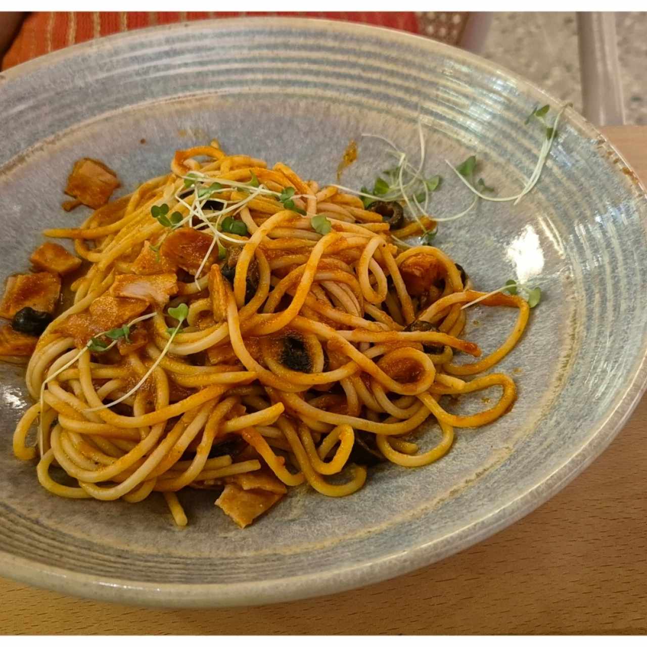 pasta al pomodoro con pavo