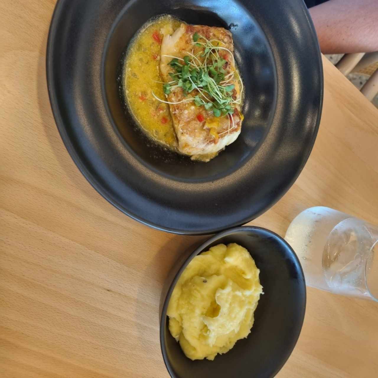 Corvina a la plancha con puré