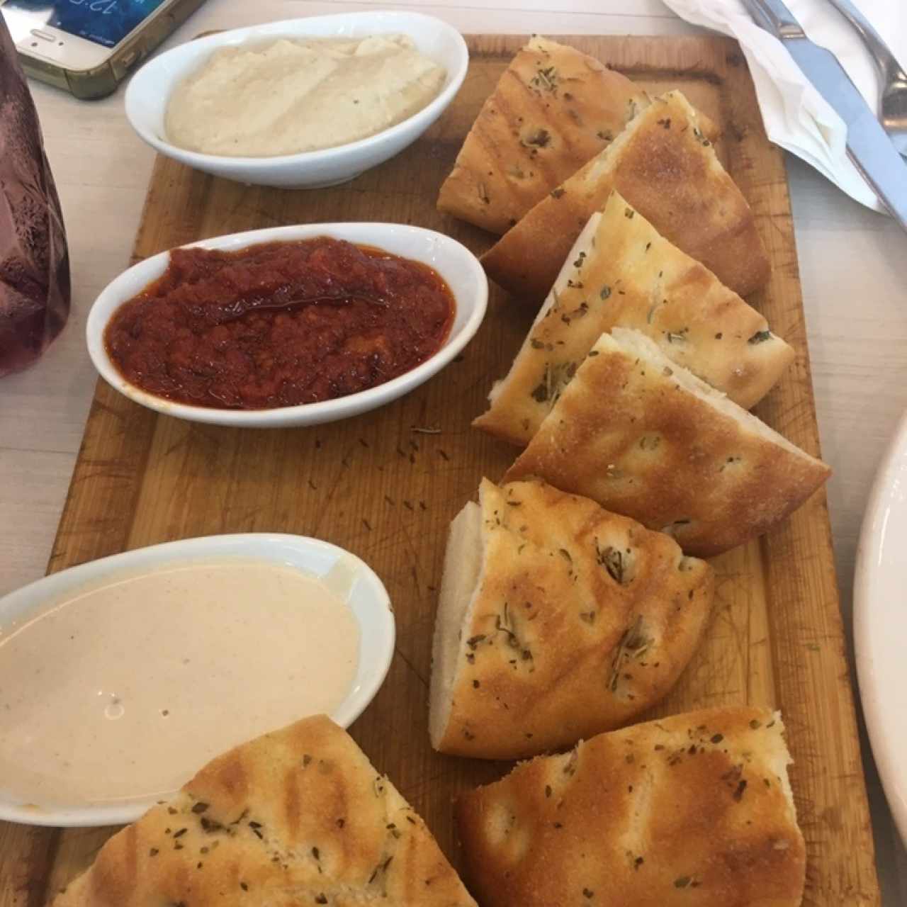 Focaccia con dips